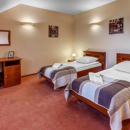 Lesny Dwor Hotell Radom Exteriör bild