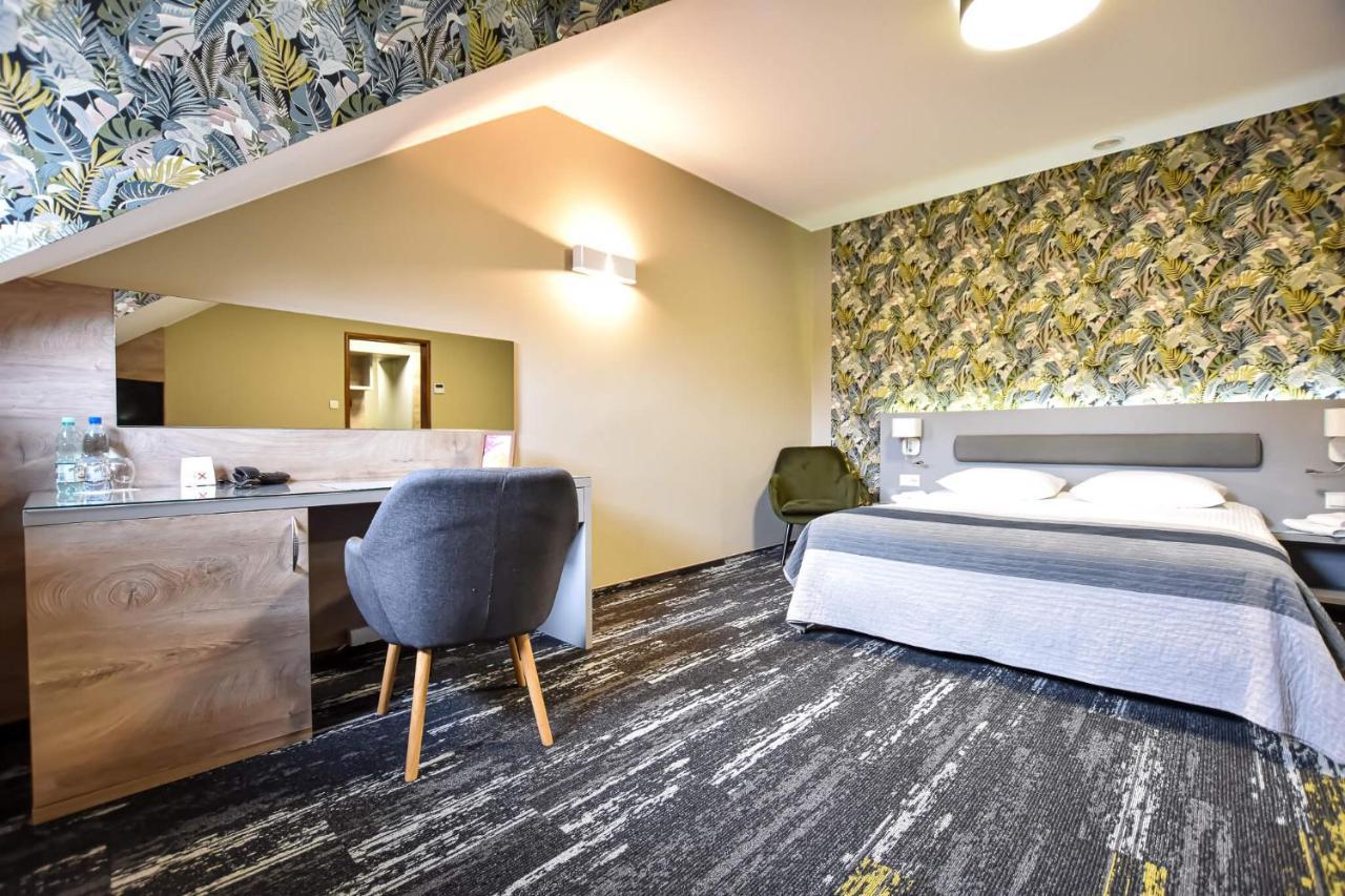 Lesny Dwor Hotell Radom Exteriör bild