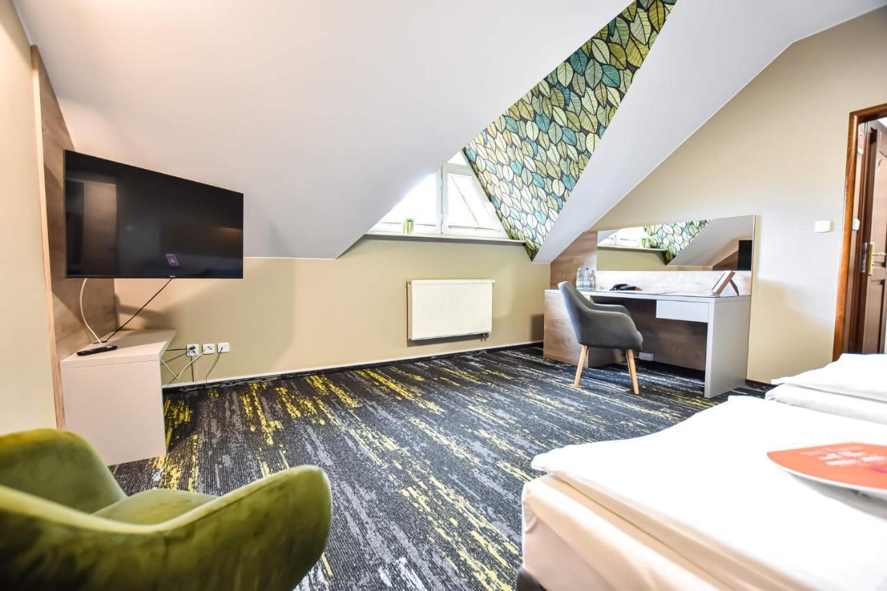 Lesny Dwor Hotell Radom Exteriör bild