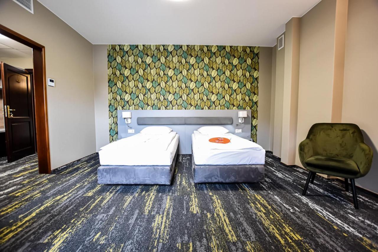 Lesny Dwor Hotell Radom Exteriör bild