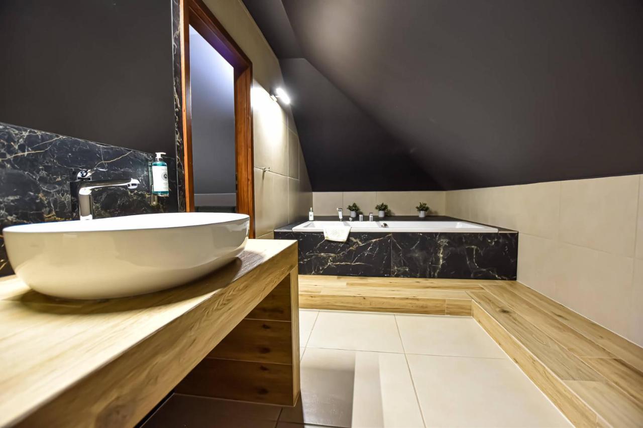 Lesny Dwor Hotell Radom Exteriör bild