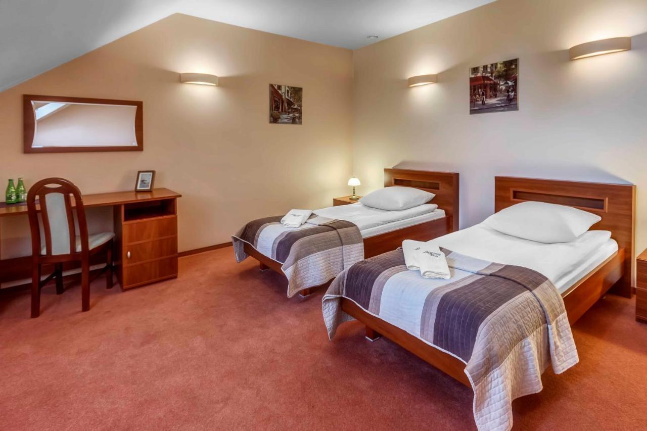 Lesny Dwor Hotell Radom Exteriör bild
