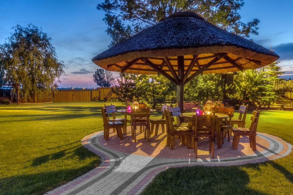 Lesny Dwor Hotell Radom Exteriör bild