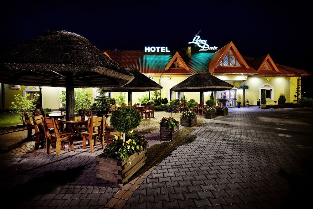 Lesny Dwor Hotell Radom Exteriör bild