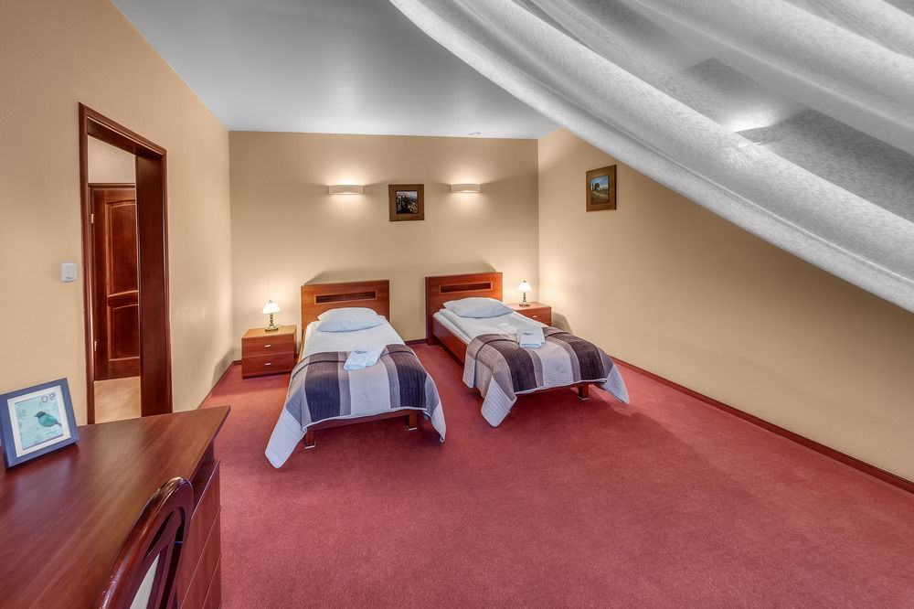 Lesny Dwor Hotell Radom Exteriör bild