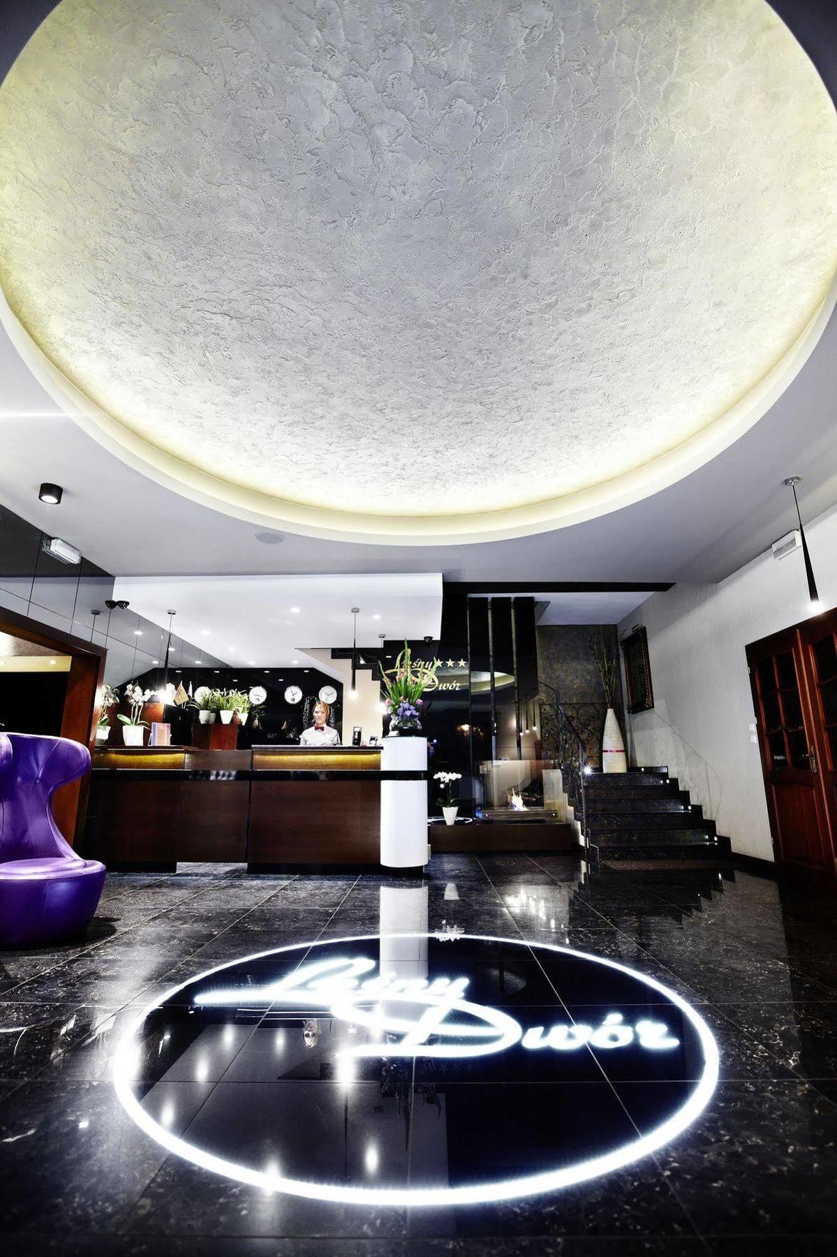 Lesny Dwor Hotell Radom Exteriör bild