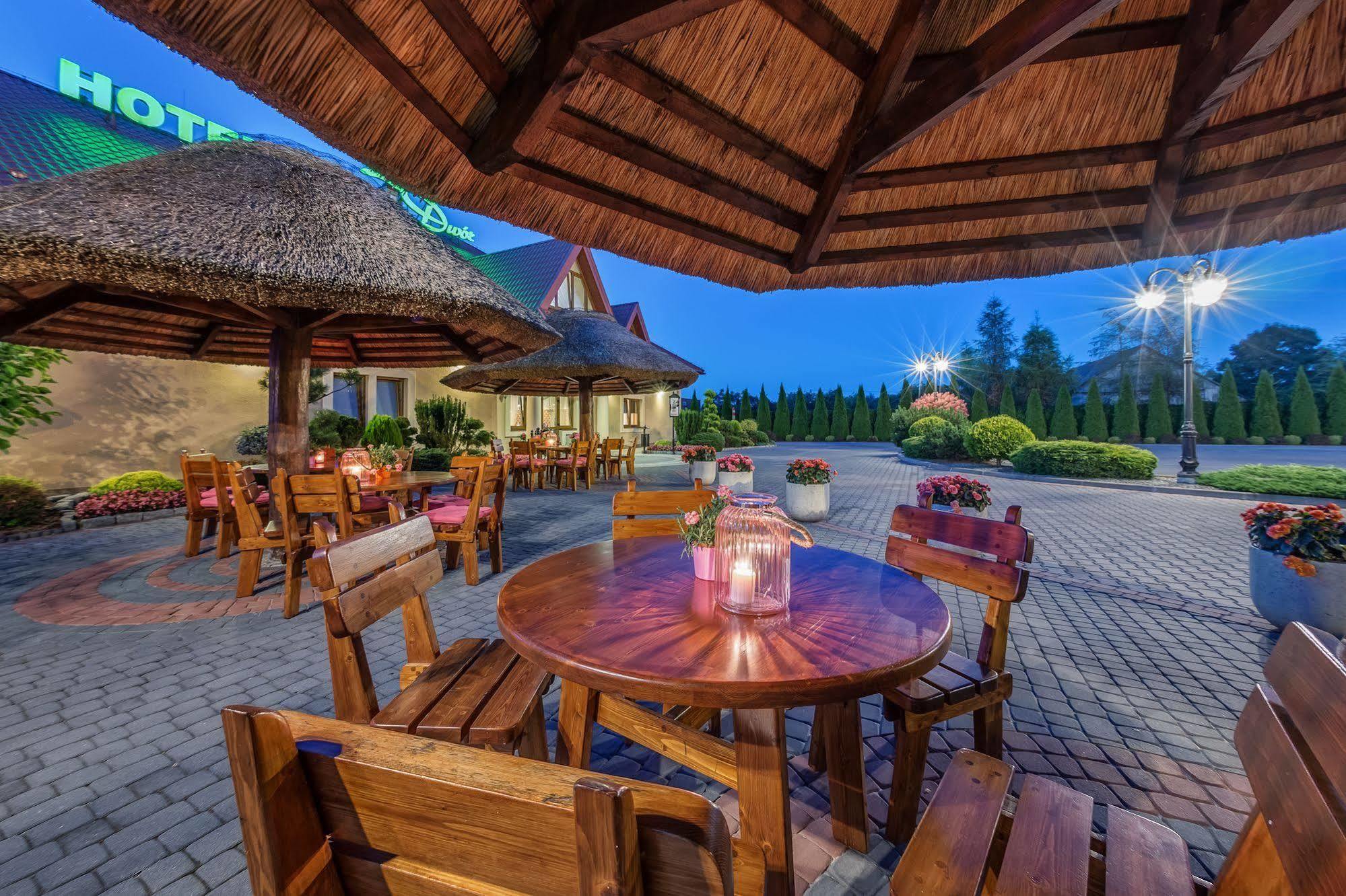Lesny Dwor Hotell Radom Exteriör bild